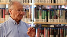 Profesor Alexander Fried v chebské knihovně. Profesor Alexander Fried v chebské knihovně.
