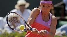 eská tenistka Lucie afáová bojuje o finále Roland Garros s Ivanoviovou.