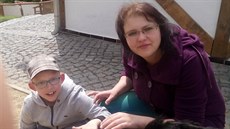 „František je mentálně na úrovni tříletého dítěte,“ říká jeho maminka Milena. „František je mentálně na úrovni tříletého dítěte,“ říká jeho maminka Milena.