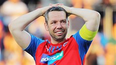 ÚSMĚV I SLZY. Pavel Horváth při svém rozlučkovém zápase. ÚSMĚV I SLZY. Pavel Horváth při svém rozlučkovém zápase.