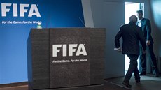 Sepp Blatter právě oznámil svou nabídku na konec v čele Mezinárodní fotbalové... Sepp Blatter právě oznámil svou nabídku na konec v čele Mezinárodní fotbalové...