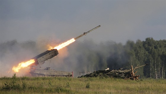 Ukázka ruského raketometu TOS-1A na vojenském veletrhu Armáda 2015 v tzv....