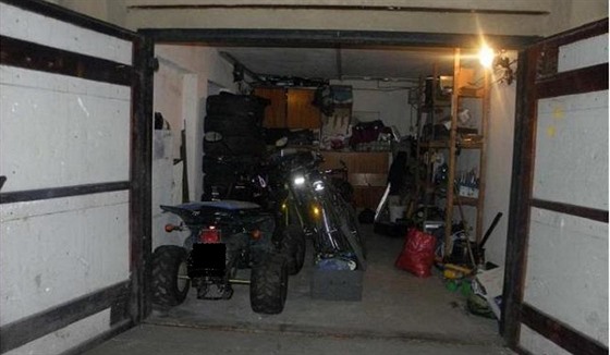 ást ukradených vcí policie objevila v garái, do které zlodji lup ukrývali.