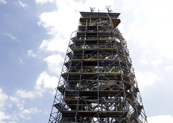 Rekonstrukce 32 metr vysoké vyhlídkové ve na Svatém Kopeku z roku 1974....