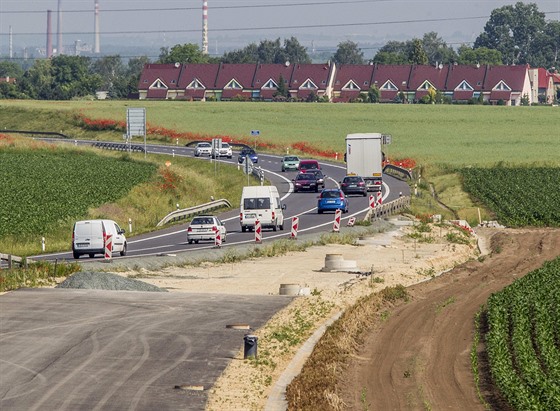 Jet loni jezdili idii mimo Medleice. Pvodní trasa silnice je ale po otevení obchvatu uzavená.