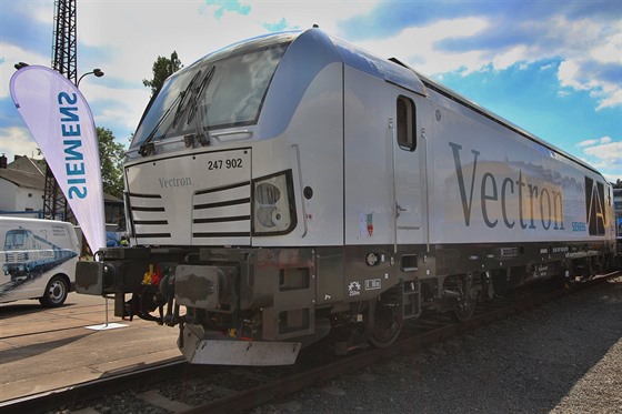 Vectron vyhovuje novým normám TSI. elo lokomotivy chrání strojvedoucího...