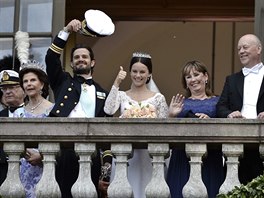 Král Carl Gustaf, královna Silvia, princ Carl Philip, Sofia Hellqvistová a její...