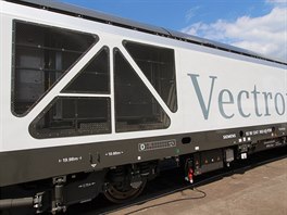 Dieselelektrickou verzi Vectronu poznáte podle mohutných míek na boku skín,...