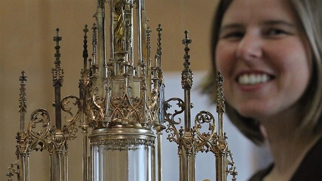 Mezi exponty na vstav Litomice - Ve znamen kalicha je i gotick monstrance z st nad Labem z doby kolem roku 1500.