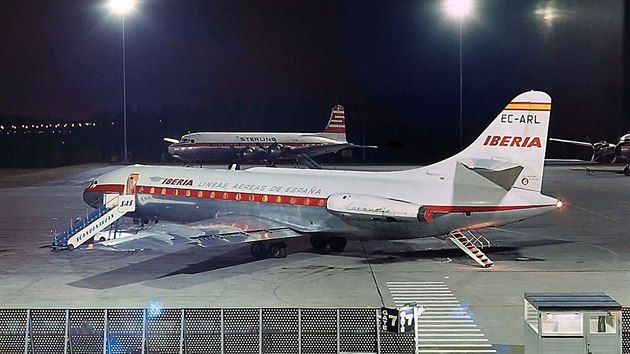 Caravelle VI-R panlsk spolenosti Iberia, vzadu Douglas DC-6 dnsk nzkonkladov spolenosti Sterling Airways