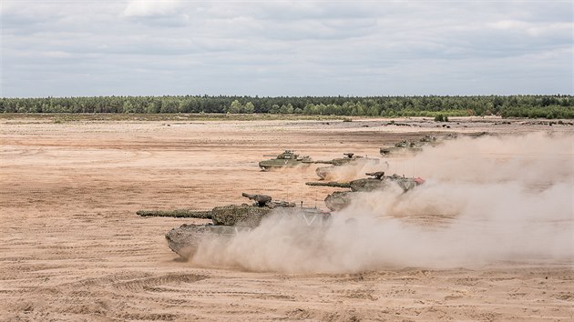 Norsk jedntoka Telemark s tanky Leopard 2 a obrnnci CV-90 na cvien hrotovch sil NATO Nobel Jump na zpad Polska