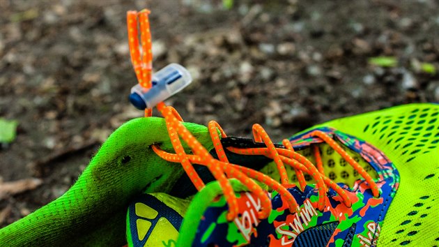 TEST: Asics Gel-Noosa Tri 10 - svj triatlonov pvod tato bota nezape i dky detailm jako jsou silikonov protiskluzov oblasti na jazyku a na pat a monost vymnit klasick tkaniky za stahovac gumiky.