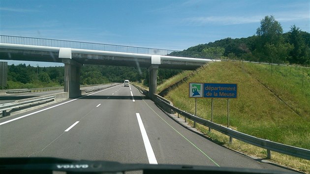 Poslední dv stovky kilometr po francouzských dálnicích jsou pro Martina tak...