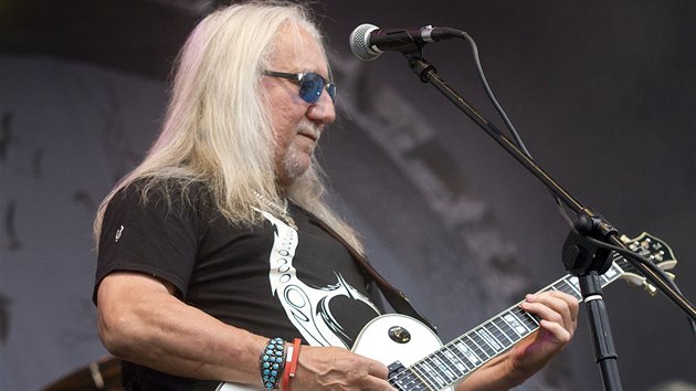 Koncert rockov legendy Uriah Heep v rmci festivalu Bounty Rock Caf Open Air nadchl v olomouck Korunn pevnstce zhruba 2 500 fanouk.