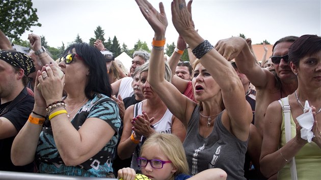 Koncert rockov legendy Uriah Heep v rmci festivalu Bounty Rock Caf Open Air nadchl v olomouck Korunn pevnstce zhruba 2 500 fanouk.