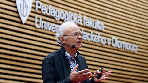 Kontroverzn australsk filozof a profesor bioetiky Peter Singer poprv pednel v esku a to na Univerzit Palackho v Olomouci.