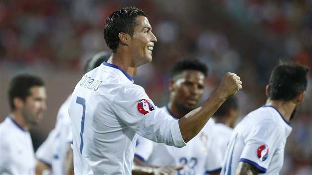 Portugalsk tonk Cristiano Ronaldo slav jeden ze svch gl do st Armnie.