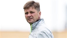 Dušan Uhrin mladší poprvé vedl trénink fotbalistů Slavie. Dušan Uhrin mladší poprvé vedl trénink fotbalistů Slavie.