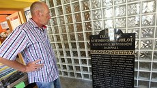 Jaroslav Dobrovolný je ochoten předat desku třeba muzeu. Jaroslav Dobrovolný je ochoten předat desku třeba muzeu.