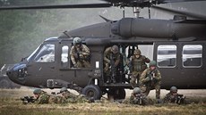 Nizozemský výsadek na cviení hrotových sil NATO Nobel Jump na západ Polska