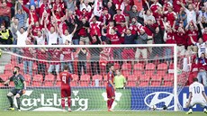 MÍČ V SÍTI Dánsko právě vstřelilo gól, Česko v utkání šampionátu do 21 let... MÍČ V SÍTI Dánsko právě vstřelilo gól, Česko v utkání šampionátu do 21 let...
