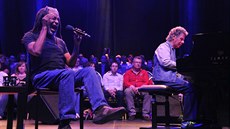 Klavírista Chick Corea a zpvák Bobby McFerrin vystoupili 17. ervna v hale...