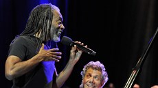 Klavírista Chick Corea a zpěvák Bobby McFerrin vystoupili 17. června v hale... Klavírista Chick Corea a zpěvák Bobby McFerrin vystoupili 17. června v hale...