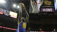 Draymond Green z Golden State zakončuje v utkání v Clevelandu. Draymond Green z Golden State zakončuje v utkání v Clevelandu.