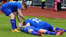 Islandtí fotbalisté Aron Gunnarsson, Kolbeinn Sigthorsson a Jon Dadi...