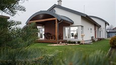 Manželé se mohou kochat krásnými západy slunce na horizontu. Manželé se mohou kochat krásnými západy slunce na horizontu.