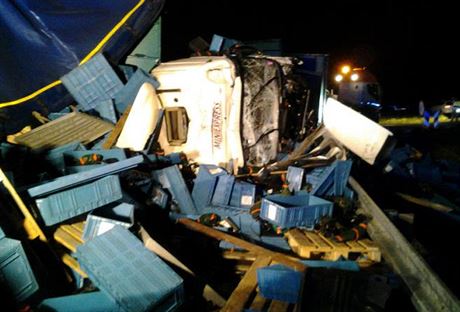 Pi nehod na dálnici D1 se v noci srazily ti kamiony.