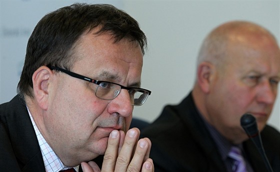 Ministr prmyslu Jan Mládek s ústeckým hejtmanem Oldichem Bubeníkem