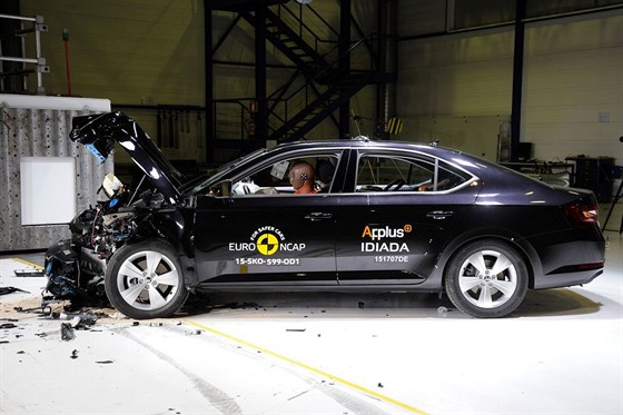 koda Superb v nrazovch testech EuroNCAP