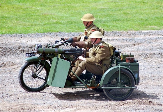 Armdn motocykl z roku 1917 sice vyrobili Britov, ale primrn byl uren pro...