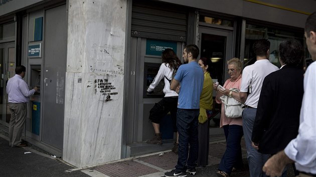 Odliv penz z eckch bank zrychluje.