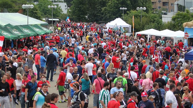 Star fotbalov stadion za Lunkami host rozluku Petra vancary s karirou. Na zpas dorazilo 25 tisc lid (27. ervna 2015).