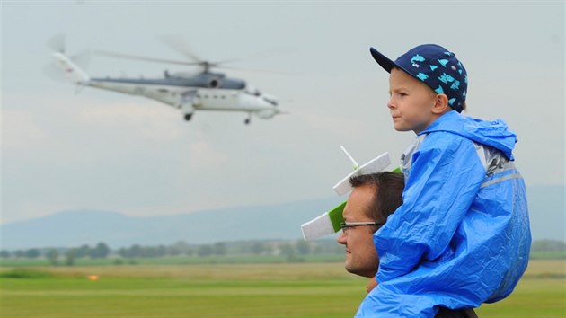 Memorial Air Show v Roudnici nad Labem (28. ervna 2015).