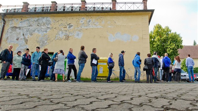 Fronta na odboru dopravy Magistrtu msta Hradce Krlov.