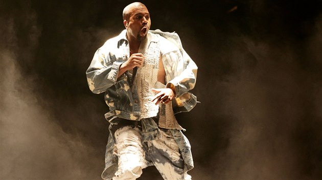 Kanye West vystoupil na Glastonbury jako hlavn hvzda sobotnho veera (27. ervna 2015).