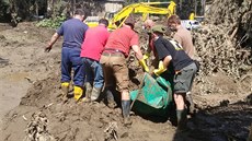 Nánosy bahna, které zatopily zoologickou zahradu Nánosy bahna, které zatopily zoologickou zahradu