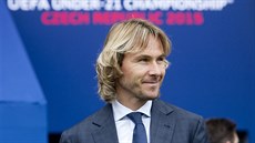 Pavel Nedvěd sleduje trénink českých fotbalistů do 21 let před začátkem... Pavel Nedvěd sleduje trénink českých fotbalistů do 21 let před začátkem...