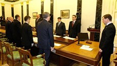 Alexandr Bortnikov (druhý zleva), prezident Dmitrij Medvedv (vpravo) a dalí...