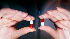 Chemikálie prodává církev Jima Humbla (a řada dalších e-shopů) i ve formě... Chemikálie prodává církev Jima Humbla (a řada dalších e-shopů) i ve formě...
