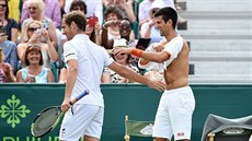 Dobře se bavící Novak Djokovič (vpravo) a Richard Gasquet. Dobře se bavící Novak Djokovič (vpravo) a Richard Gasquet.