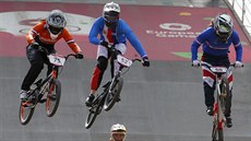 Momentka ze závodu BMX žen. Momentka ze závodu BMX žen.