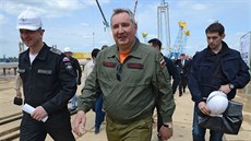 Dmitrij Rogozin pijel zkontrolovat stavbu kosmodromu Vostonyj (5. ervna...
