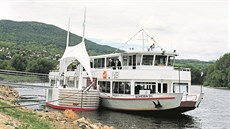 Lodě budou zastavovat i u nového lovosického přístaviště, které bylo otevřeno... Lodě budou zastavovat i u nového lovosického přístaviště, které bylo otevřeno...