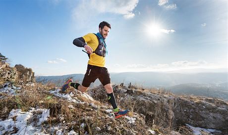 Na konci kolního roku se v Chamonix konal unikátní závod bc proti slunci o to, kdo dív obkrouí masiv Mount Blanc.