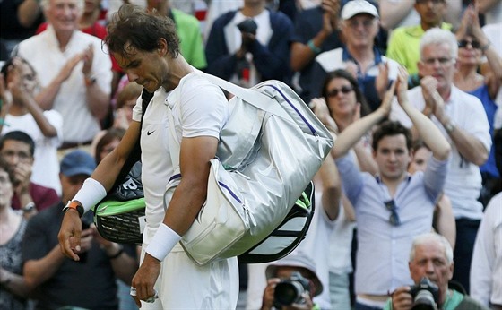 panlský tenista Rafael Nadal vypadl ve Wimbledonu ve 2. kole.