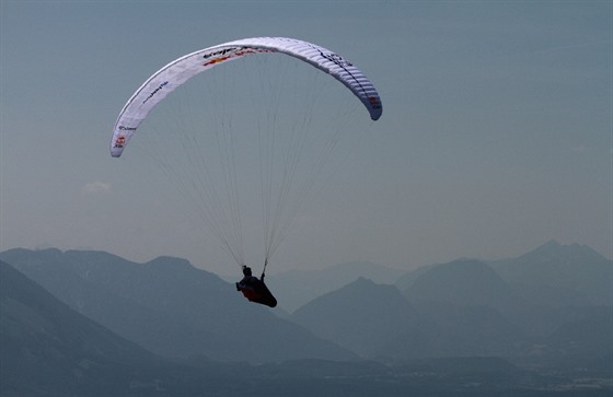 Odlet závodník X-Alps z Gaisbergu